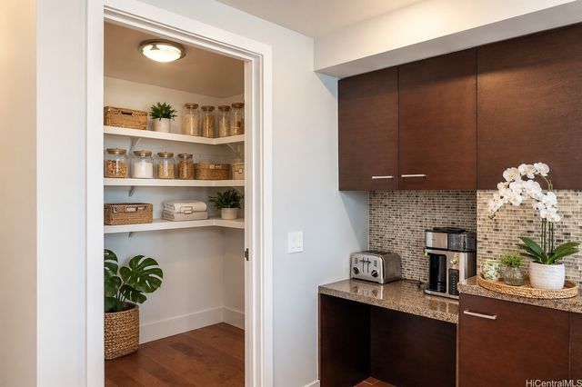 1837 Kalakaua Avenue 2206, Honolulu, HI 96815