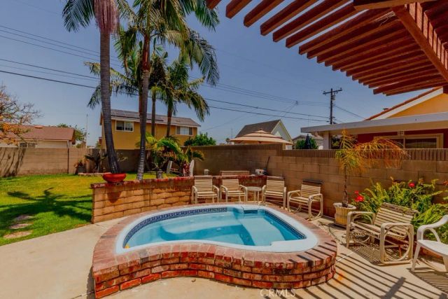 9331 La Cortinilla Avenue, Fountain Valley, CA 92708