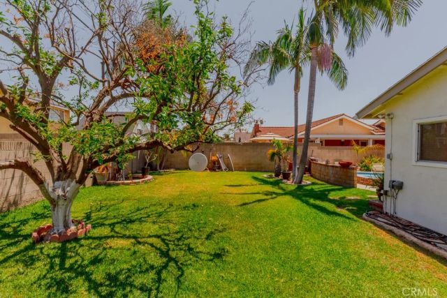 9331 La Cortinilla Avenue, Fountain Valley, CA 92708