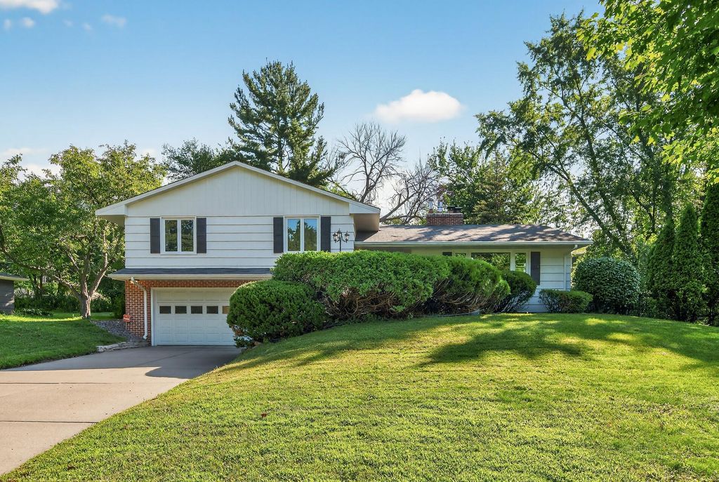 2311 Gettysburg Avenue S, Saint Louis Park, MN 55426