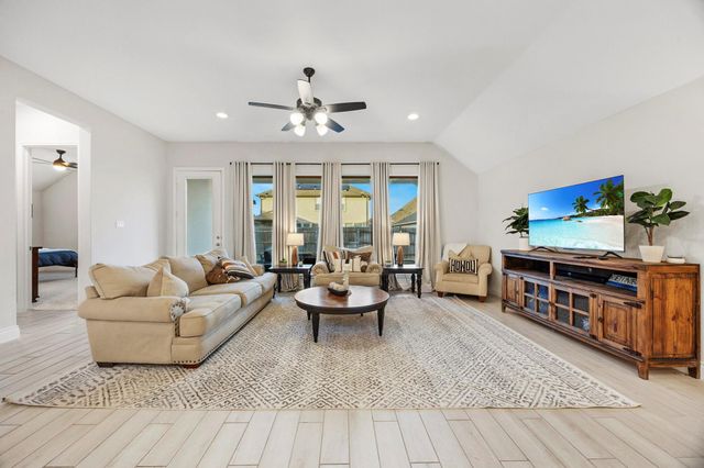 512 Monrovia CT, Liberty Hill, TX 78642