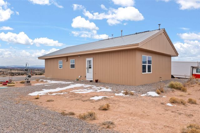 75 Verdi Street, Abiquiu, NM 87510