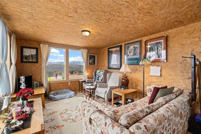 75 Verdi Street, Abiquiu, NM 87510