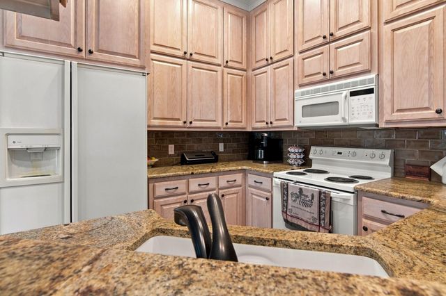 528 Chateau Trail, Arlington, TX 76012