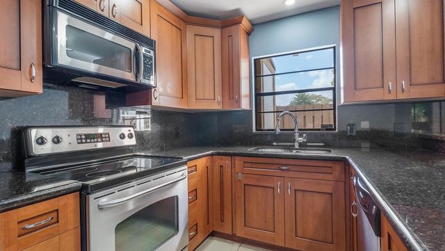 2026 SW 81st Way, Davie, FL 33324