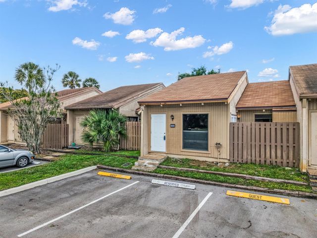 2026 SW 81st Way, Davie, FL 33324