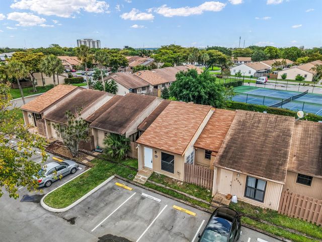 2026 SW 81st Way, Davie, FL 33324