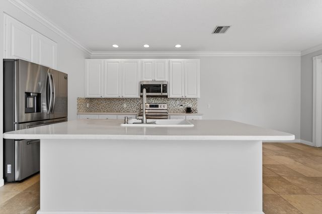 2625 E Community Drive, Jupiter, FL 33458