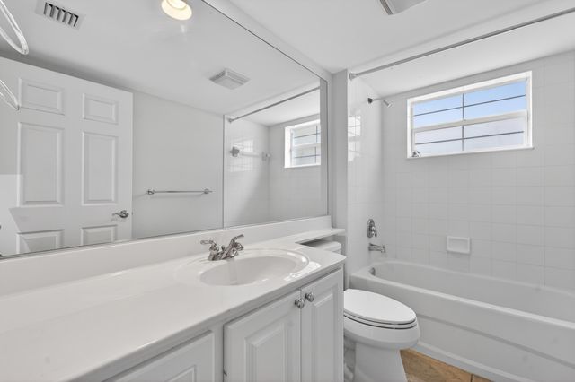 2625 E Community Drive, Jupiter, FL 33458