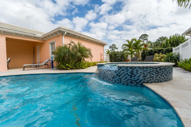 2625 E Community Drive, Jupiter, FL 33458