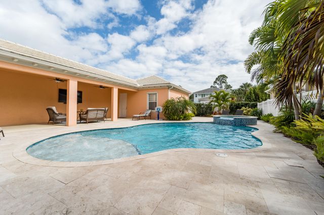 2625 E Community Drive, Jupiter, FL 33458