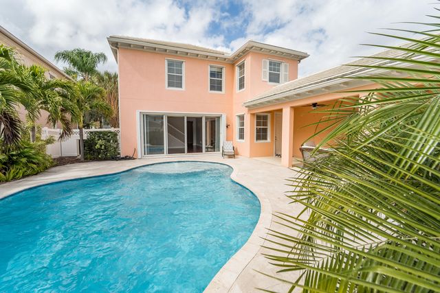 2625 E Community Drive, Jupiter, FL 33458