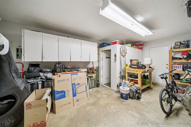 2412 S Maywood Drive, Claremore, OK 74017