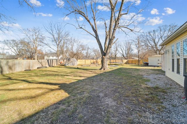 2412 S Maywood Drive, Claremore, OK 74017