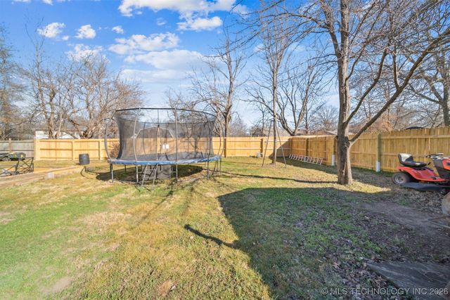 2412 S Maywood Drive, Claremore, OK 74017