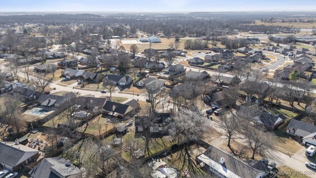 2412 S Maywood Drive, Claremore, OK 74017