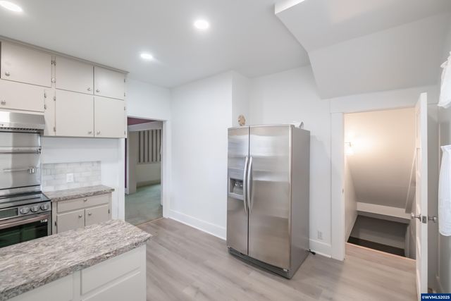 317 9th Av SW, Albany, OR 97321