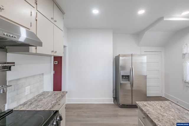 317 9th Av SW, Albany, OR 97321