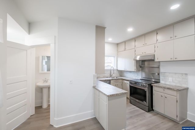 317 9th Av SW, Albany, OR 97321