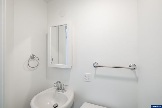 317 9th Av SW, Albany, OR 97321