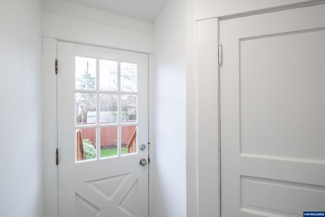 317 9th Av SW, Albany, OR 97321