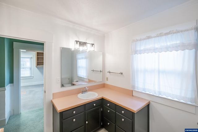 317 9th Av SW, Albany, OR 97321