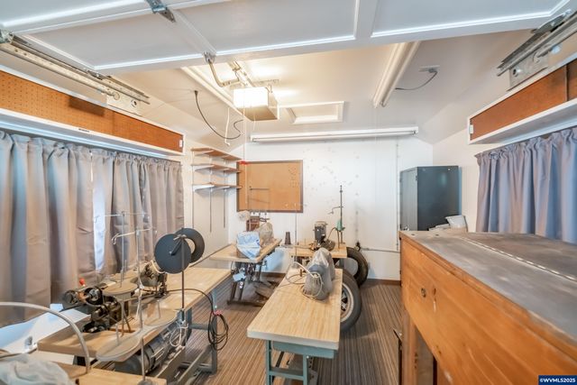 317 9th Av SW, Albany, OR 97321