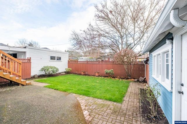 317 9th Av SW, Albany, OR 97321