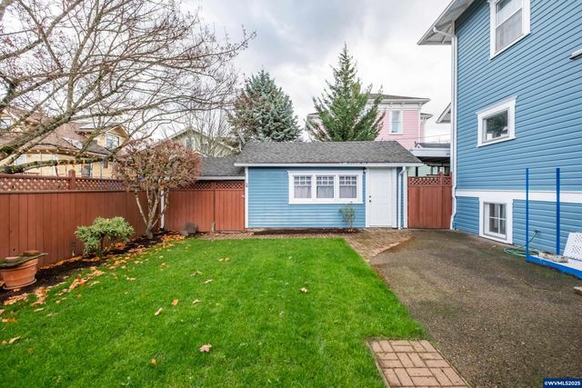 317 9th Av SW, Albany, OR 97321