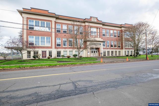 317 9th Av SW, Albany, OR 97321