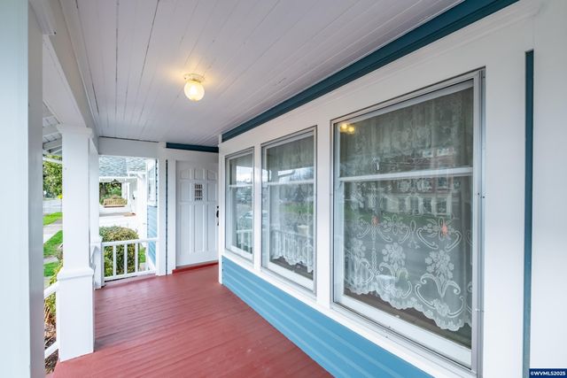 317 9th Av SW, Albany, OR 97321