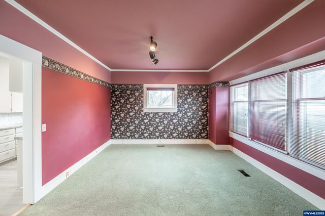 317 9th Av SW, Albany, OR 97321