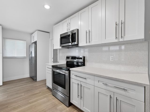 2003 SW 17th Street, Boynton Beach, FL 33426