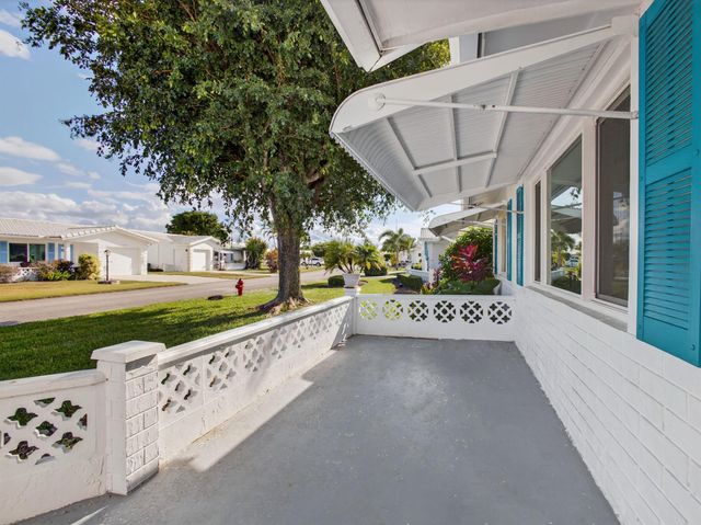 2003 SW 17th Street, Boynton Beach, FL 33426