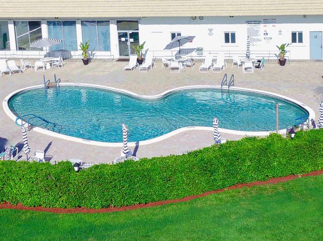 2003 SW 17th Street, Boynton Beach, FL 33426