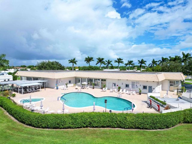 2003 SW 17th Street, Boynton Beach, FL 33426