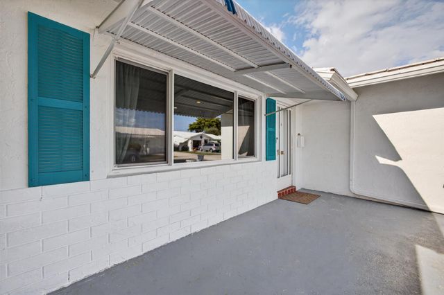 2003 SW 17th Street, Boynton Beach, FL 33426