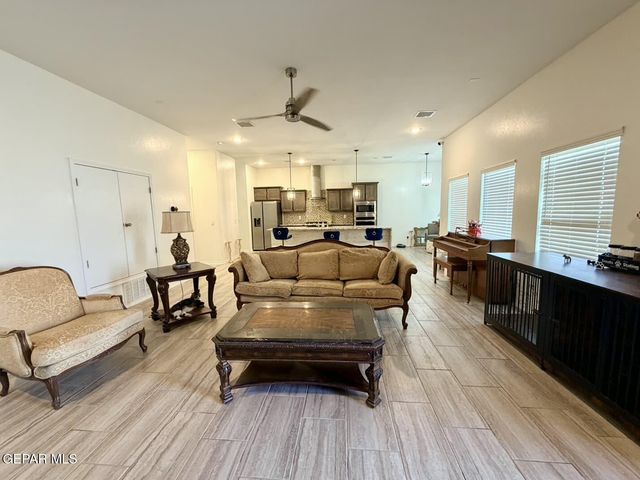2233 Mike Price Drive, El Paso, TX 79938