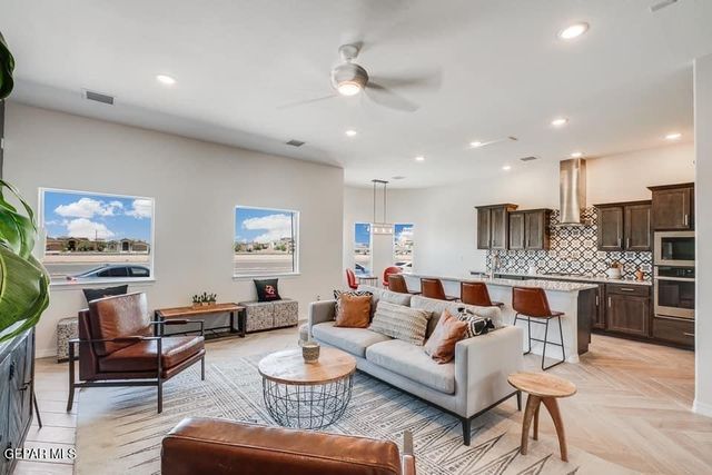 2233 Mike Price Drive, El Paso, TX 79938