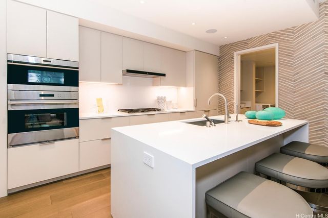 1388 Ala Moana Boulevard 3303, Honolulu, HI 96814