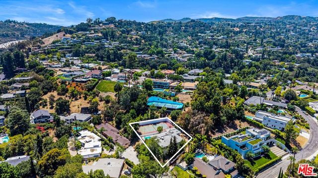15656 Crownridge Place, Sherman Oaks, CA 91403