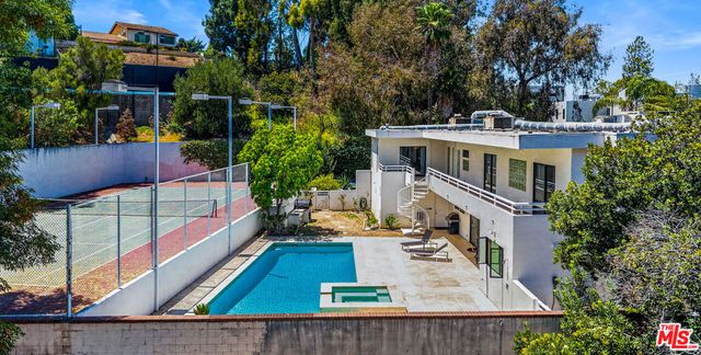 15656 Crownridge Place, Sherman Oaks, CA 91403