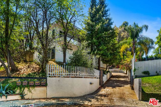 15656 Crownridge Place, Sherman Oaks, CA 91403