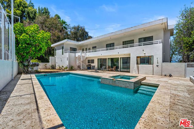 15656 Crownridge Place, Sherman Oaks, CA 91403