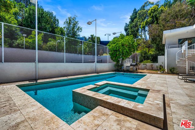 15656 Crownridge Place, Sherman Oaks, CA 91403