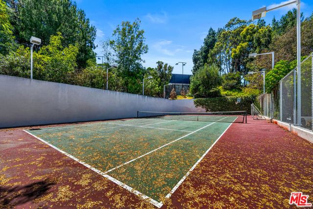 15656 Crownridge Place, Sherman Oaks, CA 91403