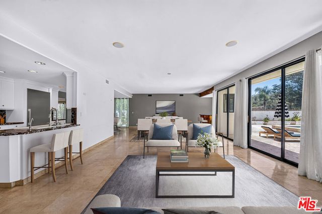 15656 Crownridge Place, Sherman Oaks, CA 91403