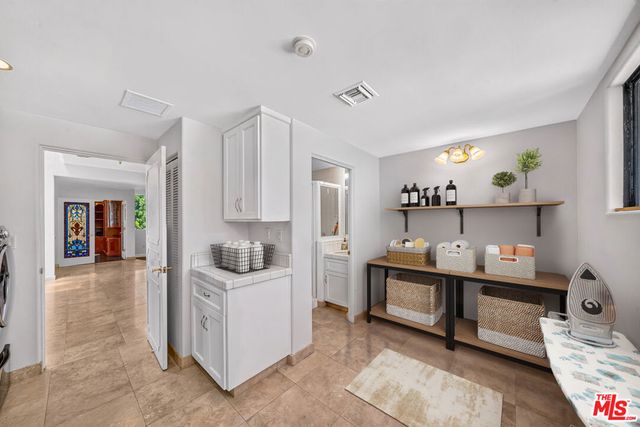 15656 Crownridge Place, Sherman Oaks, CA 91403