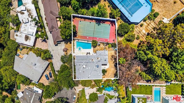 15656 Crownridge Place, Sherman Oaks, CA 91403