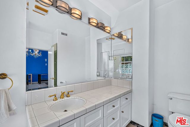 15656 Crownridge Place, Sherman Oaks, CA 91403